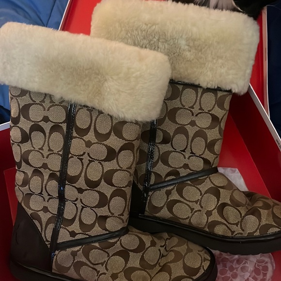 Cozy boots for winter - Picture 1 of 6
